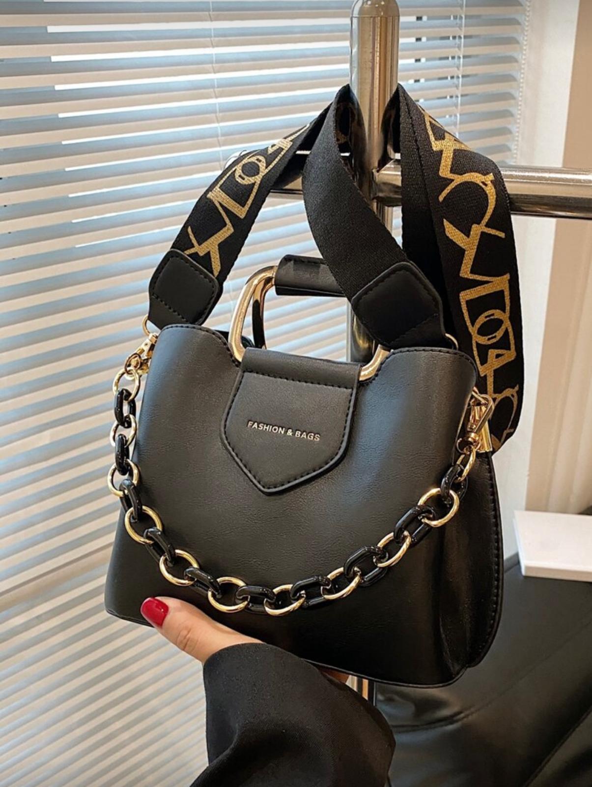 CONTAINEVERY Leichte, Business-Casual-Umhängetasche mit Mini-Buchstaben-Detail und Kettendekor für Teenager, Mädchen, Frauen, Studenten, Anfänger und Angestellte. Perfekt für Büro, Hochschule, Arbeit, Geschäft, Pendeln, Outdoor, Reisen, Ausflüge