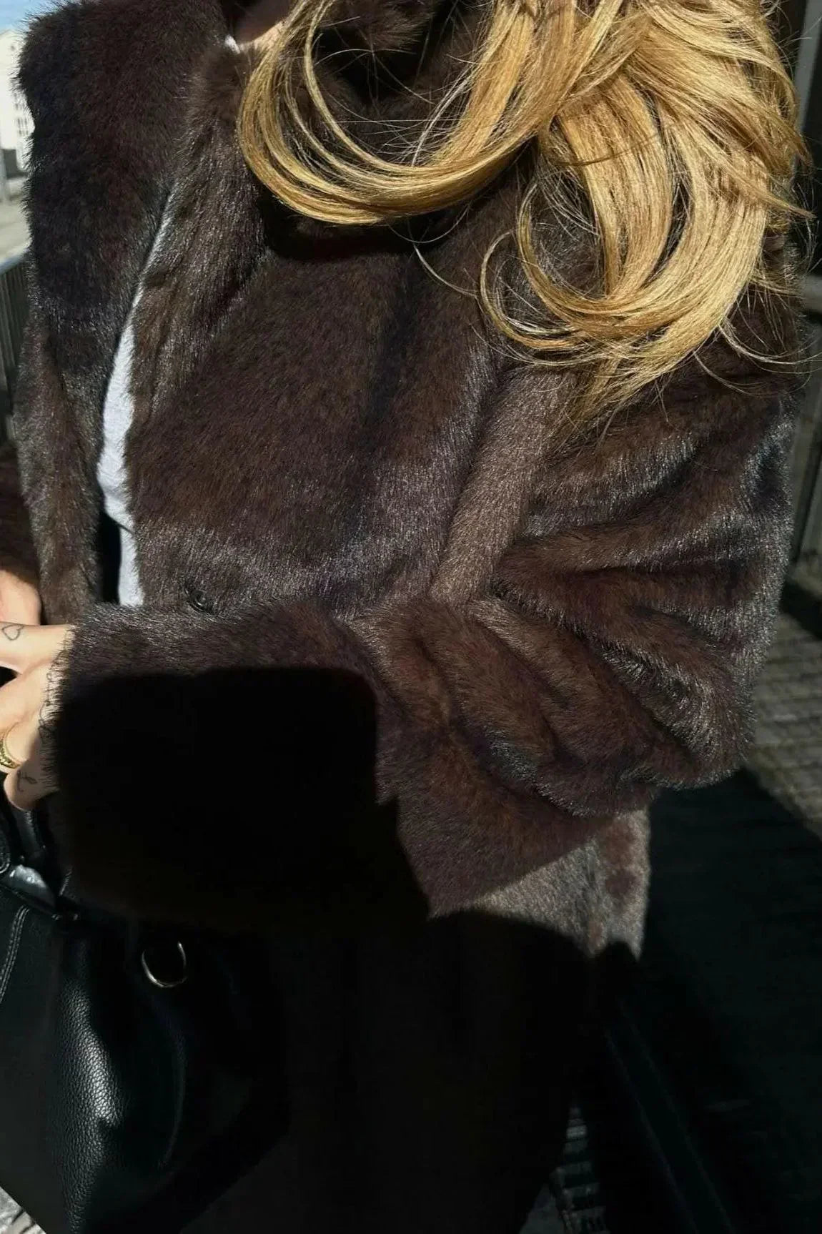 Klassischer Kunstpelzmantel